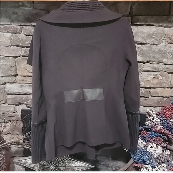 SALE⚡️Mackage Asymmetrical zip Wool Jacket S/M see desc. - Picture 6 of 14